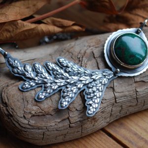 Collier ras de cou "la vie dans les bois" branche de cyprès en argent 950 et chrysocolle