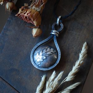 Pendentif homme ou femme recto verso Zahato impression de fougère et jaspe rouge