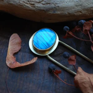 Barrette pic à cheveux rond en laiton et cabochon de labradorite