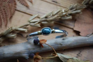 Bracelet FOREST en argent 950 et son cabochon de jade du Guatémala