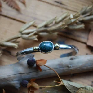 Bracelet FOREST en argent 950 et son cabochon de jade du Guatémala