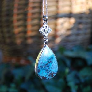 Pendentif Pivoine Shattuckite bleue et argent 925